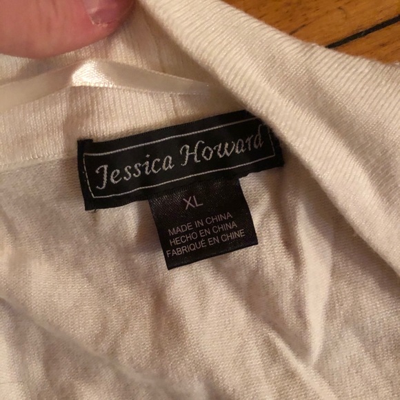 White throw - Picture 2 of 2